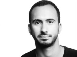 Escritor. Carlos Fonseca ya se ha presentado en la ciudad. ESPECIAL / Claire Newman Williams