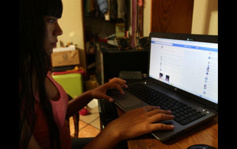 Las mujeres también son vulnerables en la web. EL INFORMADOR / ARCHIVO