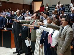 Siete de los nueve integrantes de la Comisión de Selección rindieron protesta ayer ante el Congreso. FACEBOOK / legislativojal