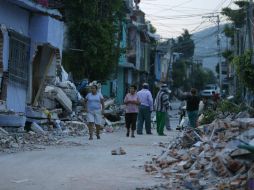 El gobernador asegura que reconstruirán las zonas afectadas. AP / E. Verdugo