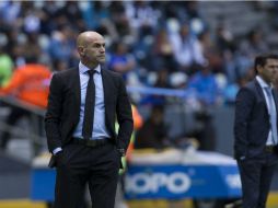 'Venía solo a dejar víveres, pero vi tanta gente que decidí ayudar', dice el técnico. MEXSPORT / ARCHIVO