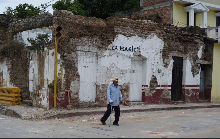 Inmuebles que ya tenían daños previos de otros sismos se desploman luego de los movimientos de este día.