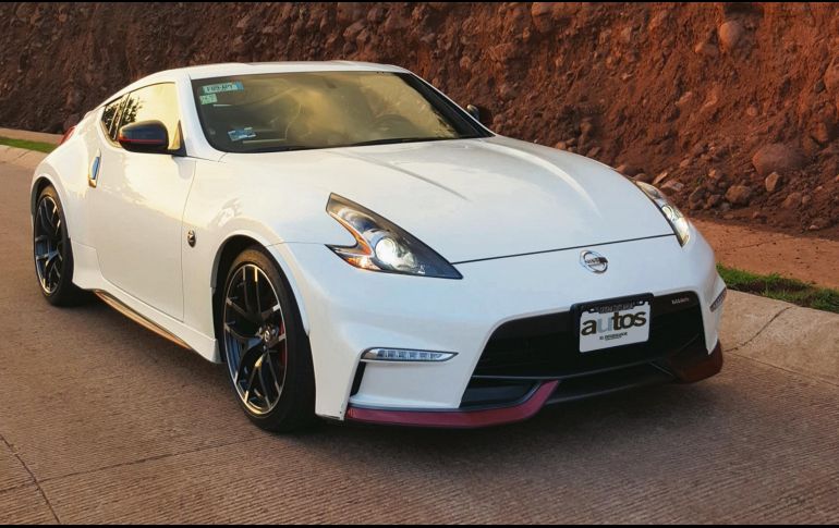 NISSAN 370Z NISMO - Aún atractivo a su lejana edad.