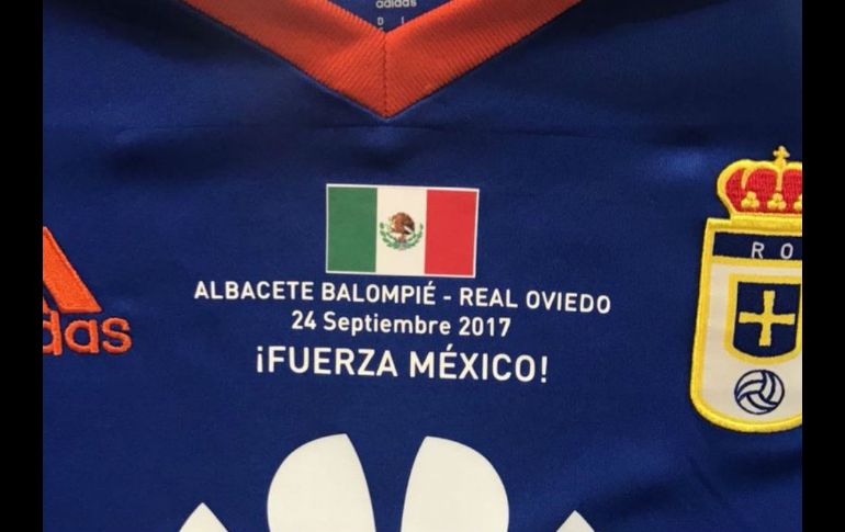 'Nuestras camisetas llevarán a México en el corazón', anuncia el club en un mensaje de Twitter.