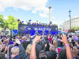 Aficionados de los Ravens y de los Jaguars se agruparon en los lugares públicos de Londres para mostrar su fiebre por la NFL.