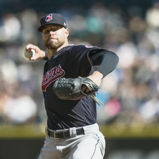 Corey Kluber llega a 18 victorias con los Indios