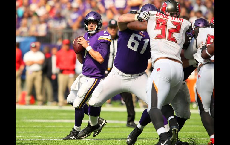 Keenum (7) hizo tres pases de anotación además tener ganancias de 369 yardas.