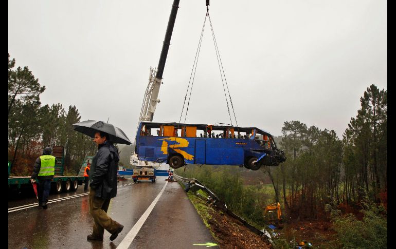 El vehículo volcó en la vía Panamericana, en el sector de González Suárez, ubicado en el cantón Otavalo.