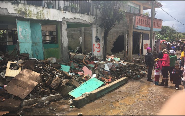 Senado homenajea a víctimas de los sismos en México