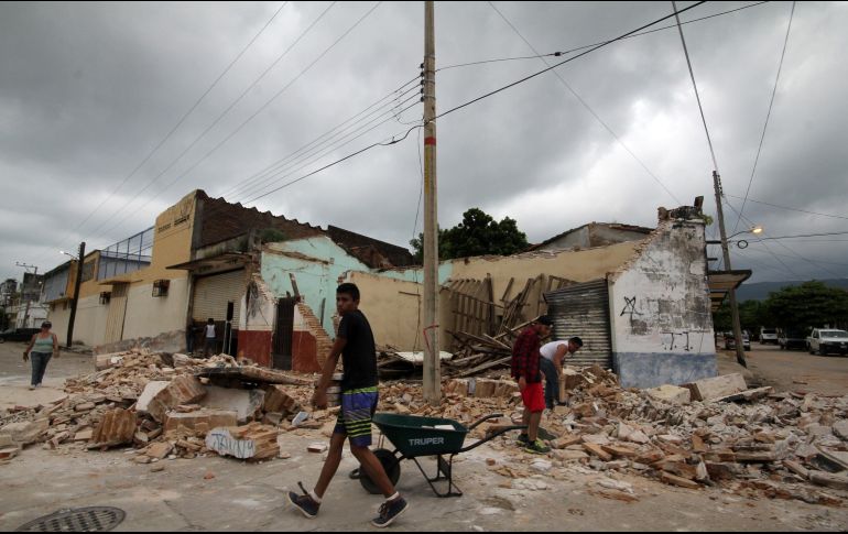 Iniciaron la demolición de viviendas con daño total y se realizó la remoción de escombros.