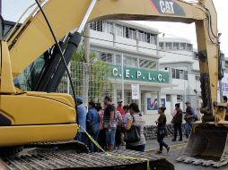 Reconstrucción en la Escuela Lázaro Cárdenas, en Izúcar de Matamoros. Los alumnos afectados serán reubicados temporalmente para que no pierdan clases.