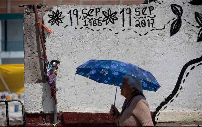 Ambos sismos provocaron severos daños en entidades del país. AP / M. Castillo