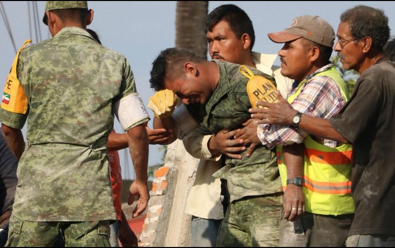 El profesor y fotógrafo, Marco Gil, reconoce el valor y compromiso que mostró el militar al intentar rescatar a las mujeres. FACEBOOK / Marco Gil Vela