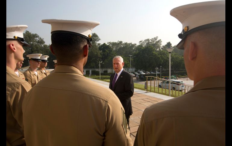 El secretario de Defensa de Estados Unidos, James Mattis, llegó sorpresivamente a Afganistán, procedente de la India.