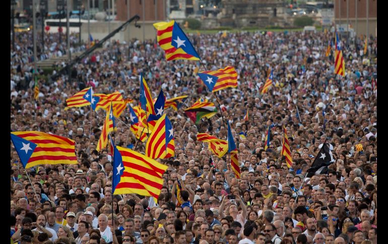 ETA criticó al Estado español por su actuación ante la convocatoria del ejercicio independentista en Cataluña.
