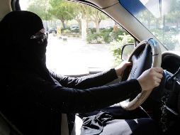 Tan solo el mes pasado se decretó que las mujeres podrían conducir a partir de junio de 2018. AFP / ARCHIVO