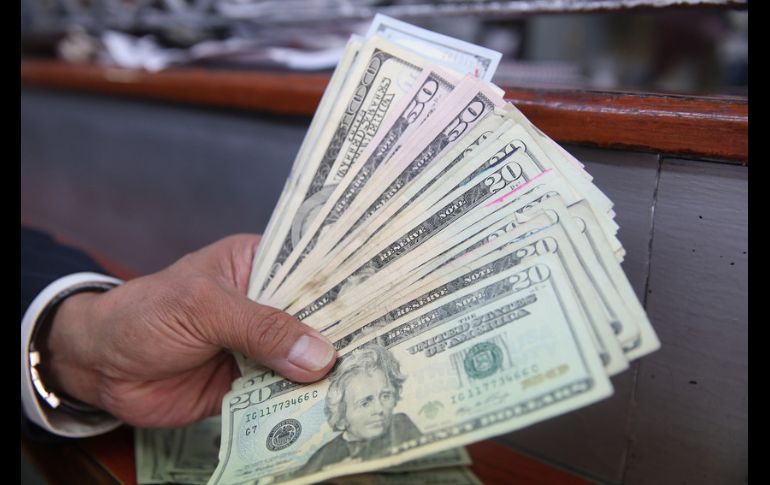 El Banco de México fijó en 18.1300 pesos el tipo de cambio.