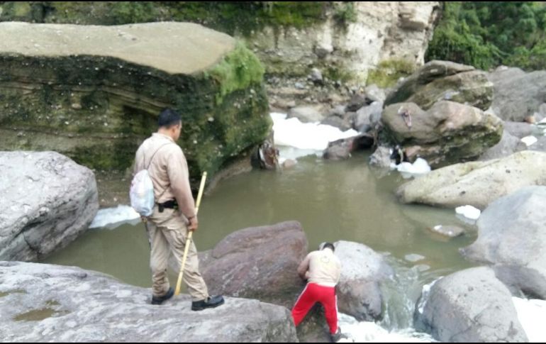 Elementos de Bomberos de Guadalajara están en el lugar desde la noche de ayer martes. ESPECIAL