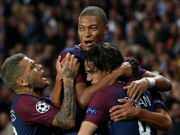 Mbappé (C) fue una amenaza constante con su visión regate y velocidad. AP/ C. Ena