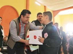 En total, 244 alumnos con promedios de ocho a diez recibieron el apoyo. TWITTER / @AristotelesSD