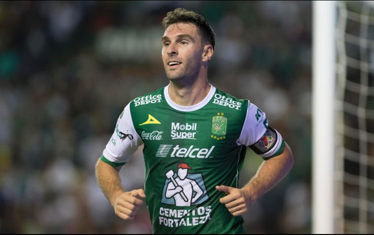 Mauro Boselli remató de cabeza dejando sin oportunidad al portero americanista Agustín Marchesin. MEXSPORT / O. Martínez