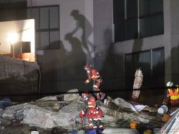 Continúan los trabajos de remoción de escombros en la zona. NTX / P. Sánchez