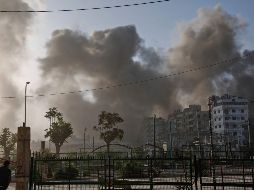 La agencia de noticias SANA denunció un supuesto bombardeo con fósforo blanco contra lel pueblo de Al Suwar. AFP/A. Hammam