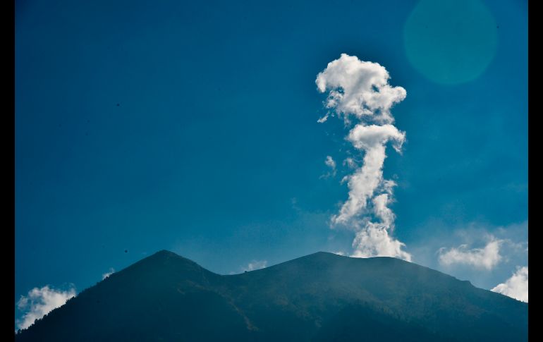 La actividad que muestra Agung es similar a la registrada antes de la erupción de 1963, que mató a más de mil personas. AFP/B. Ismoyo