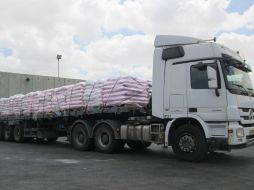 Los vehículos que sí podrán recorrer las carreteras sin pagar cuota son aquellos que transporten ayuda humanitaria. NTX / ARCHIVO