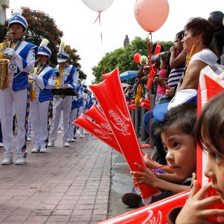 Desfile de las Fiestas de Octubre será este sábado por la noche
