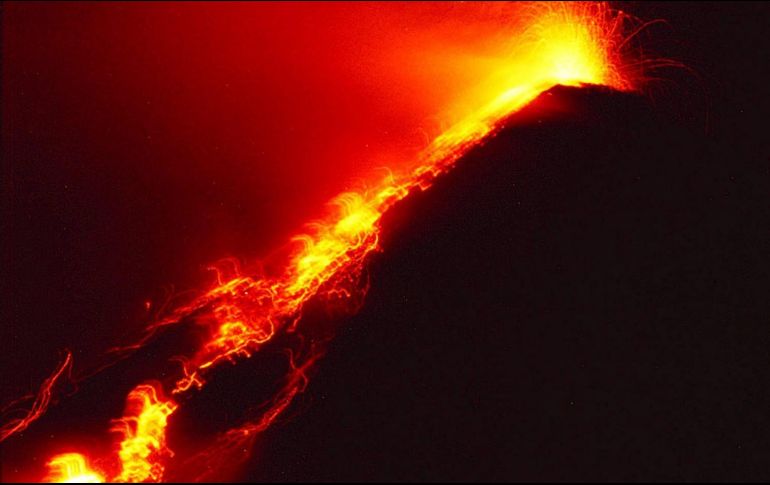 El coloso provocó la última emergencia por erupción en el país en septiembre de 2012. AFP / ARCHIVO