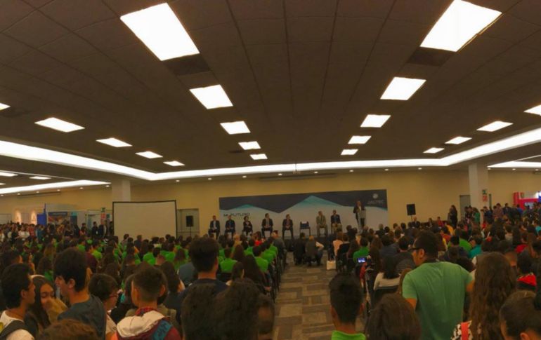 Juan Alonso Niño Cota, presidente de Jaltec, participó en la inauguración de Expo Mi Futuro Profesional. FACEBOOK / Jaltec