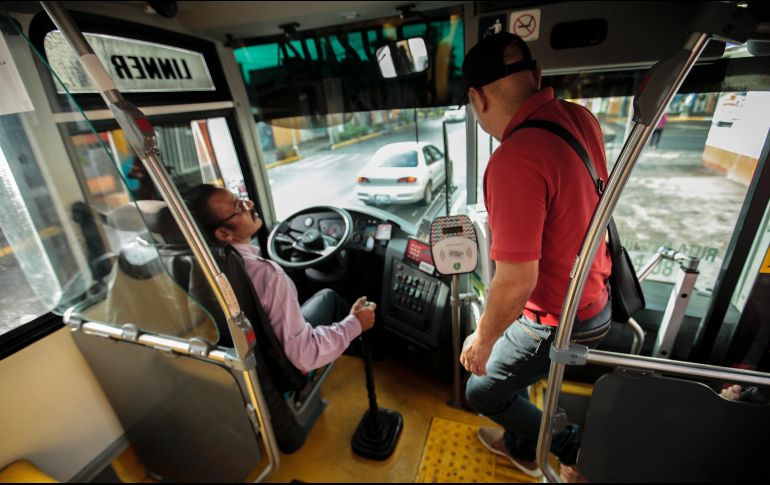 Usuarios consultados consideraron injusto el aumento a la tarifa de la ruta empresa. EL INFORMADOR / F. Atilano
