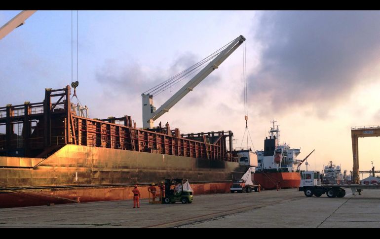 Puerto de Coatzoacoalcos. En las tres zonas se esperan inversiones por 5 mil 300 MDD y creación de 12 mil empleos. NOTIMEX/Archivo.