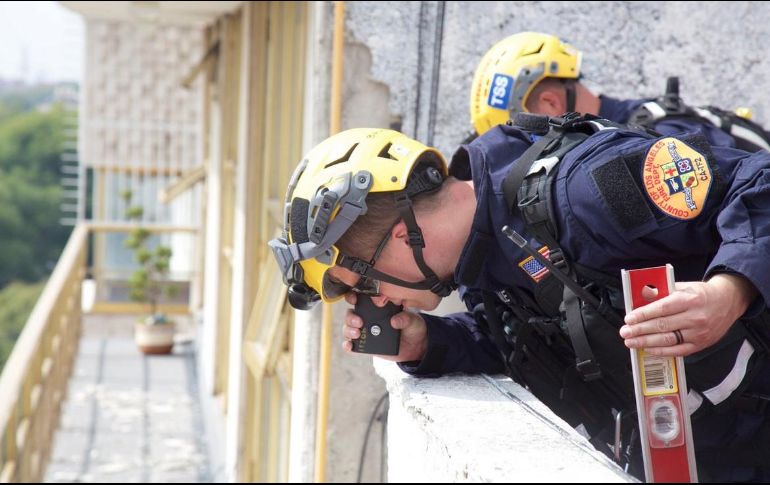 Recuerdan la ayuda en labores de rescate por parte de bomberos de Los Ángeles, como la contribución de los migrantes en el país del norte. TWITTER / @ USEmbassyMEX