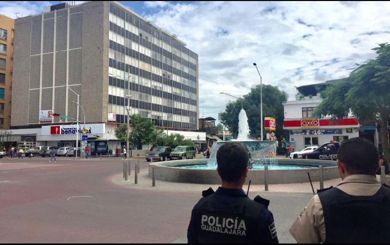 La captura del presunto distribuidor de drogas ocurrió en la esquina de las calles de Mexicaltzingo y Vidrio. ESPECIAL/ Policía de Guadalajara