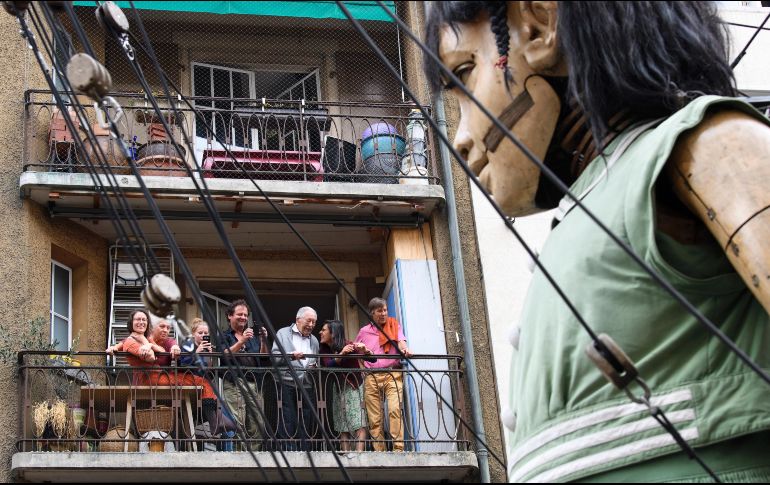 La compañía hizo teatro callejero e interpretó  “The Saga of the Giants” en Ginebra, Suiza. AP / M. Trezzini