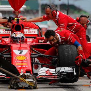 Kimi Raikkonen abandona el GP de Malasia tras falla mecánica