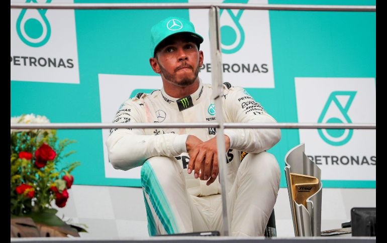 Lewis Hamilton, actual líder del Campeonato del Mundo, descansa tras la carrera.