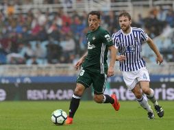 El tapatío Guardado (I) comienza a afirmarse como una pieza clave en el mecanismo táctico del Betis.  TWITTER/ @RealBetis