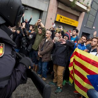 Sindicatos y asociaciones llaman a huelga general en Cataluña el martes