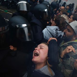Fotogalería: Violencia en el referéndum en Cataluña
