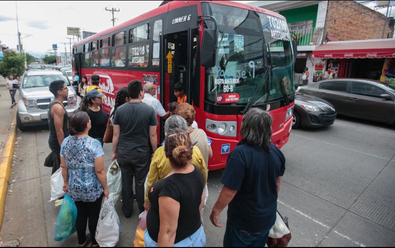 Algunos usuarios supieron del aumento justo en el momento que iban a tomar el servicio. EL INFORMADOR / F. Atilano