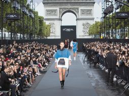 Irina Shayk. La modelo, gran protagonista del desfile de L’Óreal en París. AP