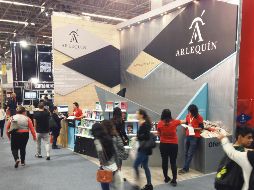 Arlequín vende hasta dos mil 500 ejemplares durante la Feria Internacional del Libro. ESPECIAL
