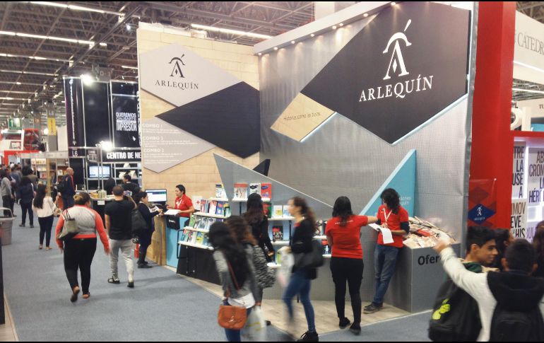 Arlequín vende hasta dos mil 500 ejemplares durante la Feria Internacional del Libro. ESPECIAL