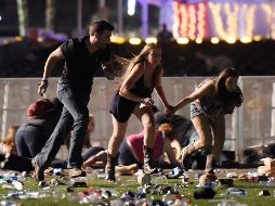 La SRE pone en marcha el protocolo para identificar y asistir a posibles mexicanos afectados por el tiroteo perpetrado la noche del domingo. AFP / D. Becker
