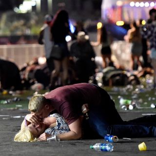 Suman 58 muertos y más de 515 heridos por tiroteo en Las Vegas