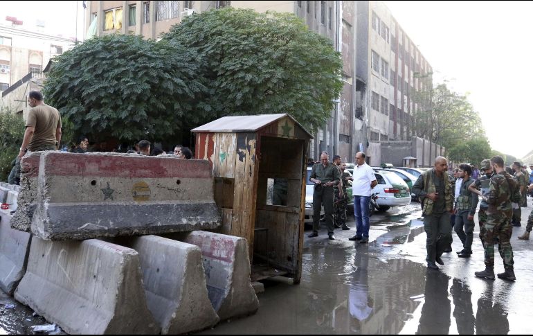 Las explosiones dañaron los primeros pisos del edificio. EFE/ Y. Badawi