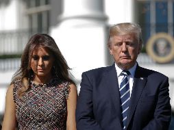En la breve ceremonia, el mandatario estuvo acompañado por su esposa Melania. AP / P. Martinez